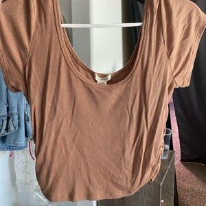 size : medium , has a loose fit